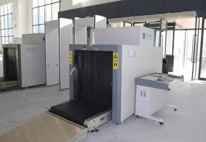 全國(guó)、省市政協(xié)委員體驗(yàn)蘭渝鐵路、視察階州廣場(chǎng)