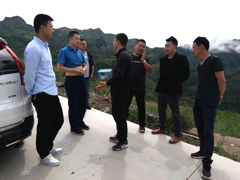 市龍江城鄉(xiāng)發(fā)展集團(tuán)深入幫扶村開(kāi)展突出問(wèn)題排查整改落實(shí)工作