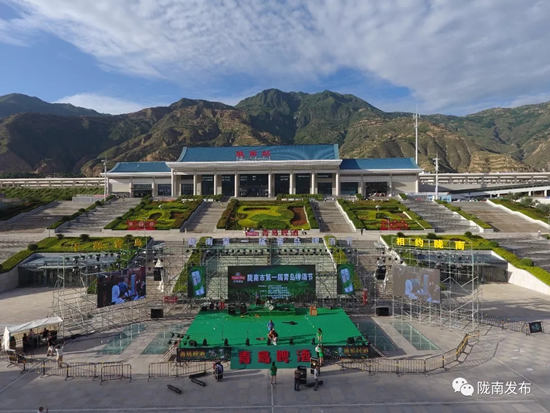 好嗨喲！隴南第一屆青島啤酒節(jié)開幕啦，為期8天