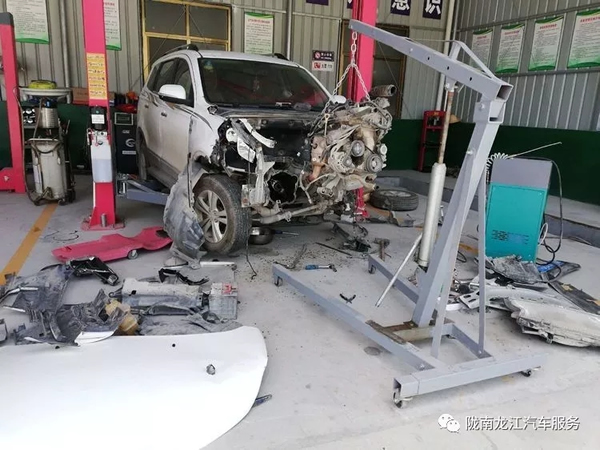 金錘鈑金，銀槍噴漆！龍江汽修值得信賴！