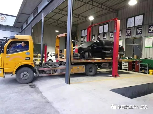 金錘鈑金，銀槍噴漆！龍江汽修值得信賴！