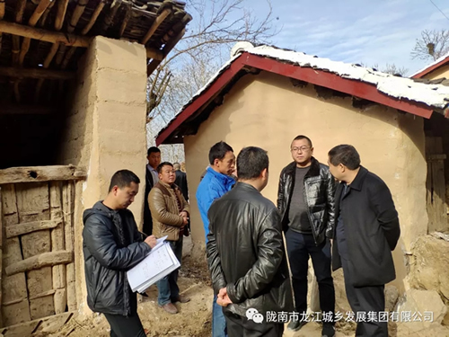 市龍江集團在文縣橋頭鎮(zhèn)安子坡村開展“解難題、辦實事、送溫暖”活動